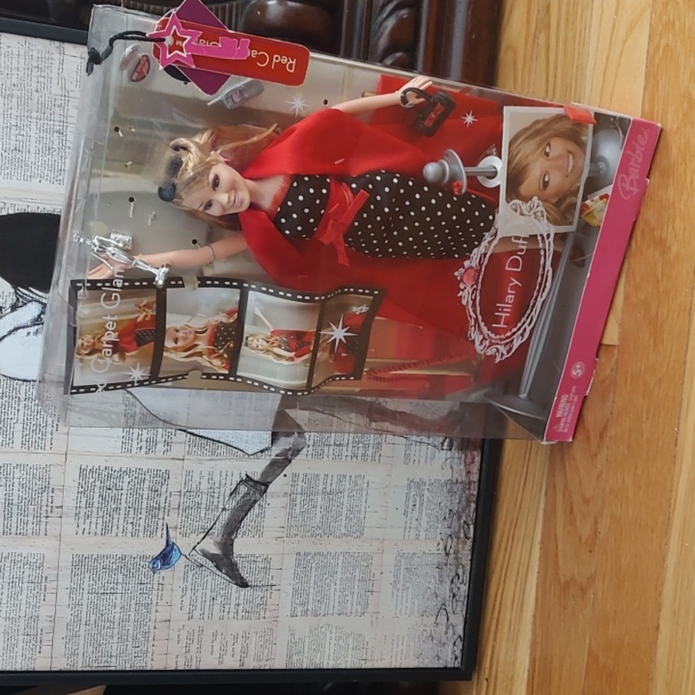 *Hilary Duff Barbie - Picture 10 of 10